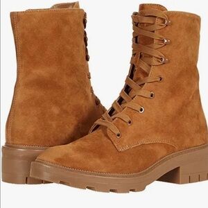 Dolce Vita, Size 9.5 
(Dog not included)